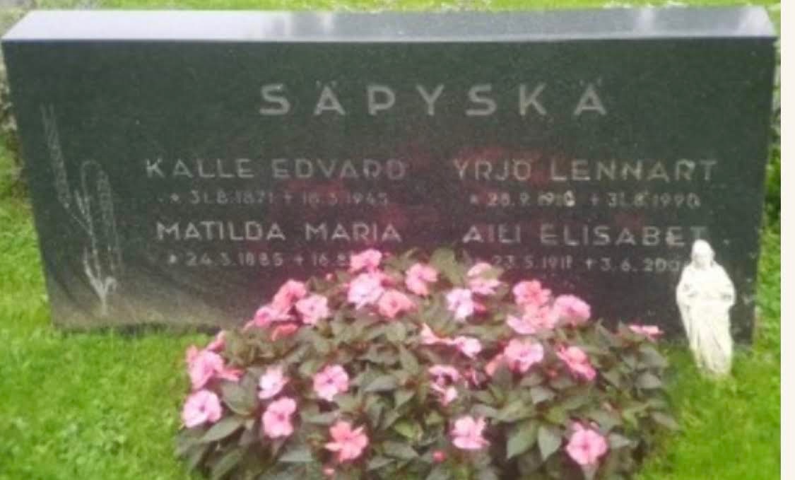 Säpyskän sukuhauta, jonka kivessä lukee Kalle Edvard 31.8.1871–16.5.1945, Matilda Maria, Yrjö Lennart ja Aili Elisabet